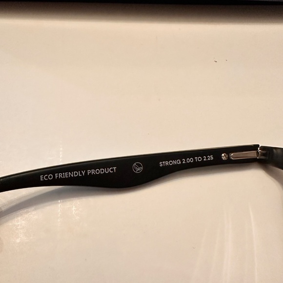 *2* Pairs of Fashion Reading Glasses +2.0 - Picture 10 of 16